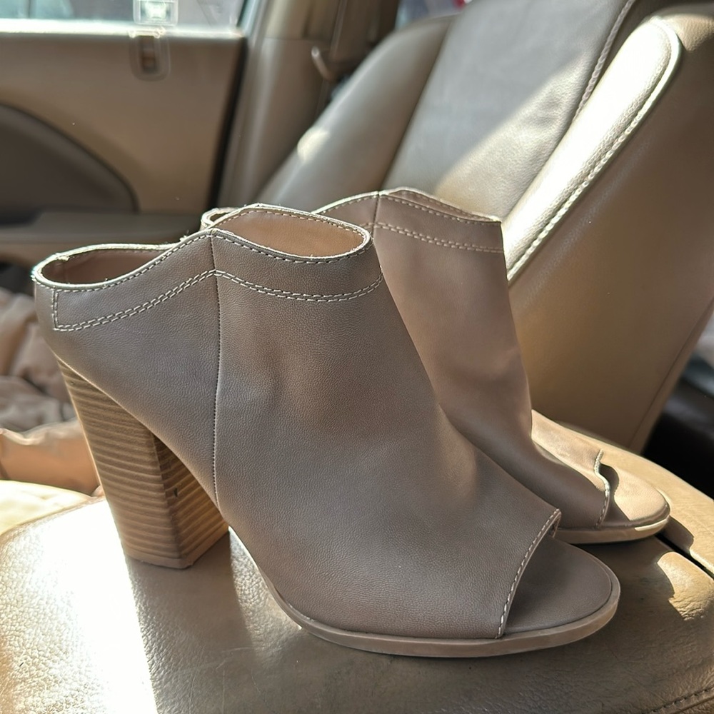 Nude Open-Toe Mules • MAKE AN OFFER!